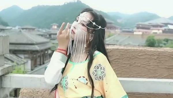 Đụ cô gái Tây Vực dâm đãng phê lòi kèn